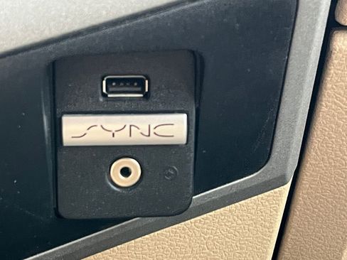 Used 2016 Ford F350 XLT w/ XLT Premium Package image 6