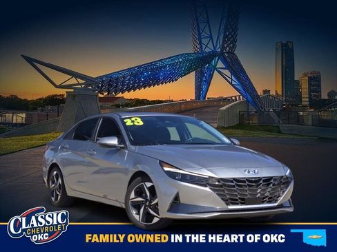 Used 2023 Hyundai Elantra Limited image 1