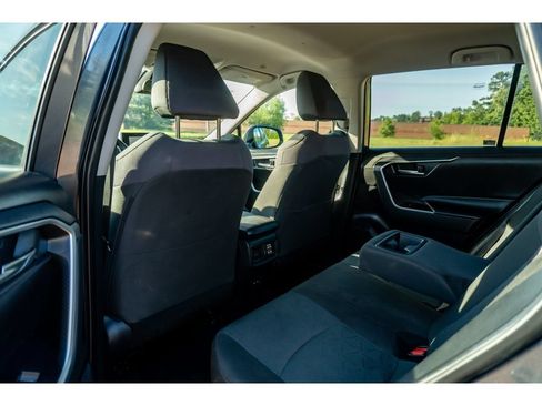 Used 2025 Toyota RAV4 XLE FWD image 13
