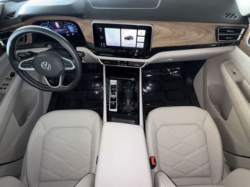 Used 2026 Volkswagen Atlas SE FWD image 24