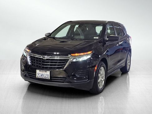 Used 2022 Chevrolet Equinox LS w/ LS Convenience Package image 3