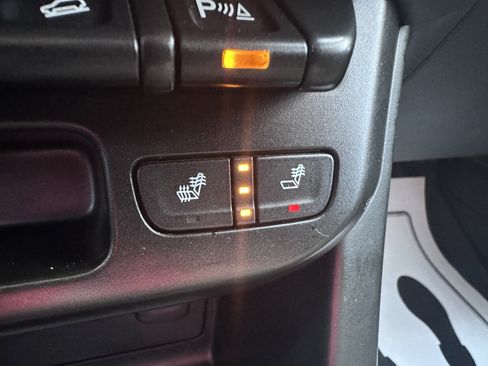 Used 2022 GMC Canyon AT4 image 23