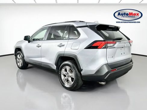 Used 2025 Toyota RAV4 XLE AWD/4WD image 5