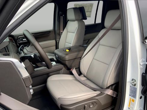 New 2026 GMC Yukon XL Elevation w/ Elevation Premium Package RWD image 9