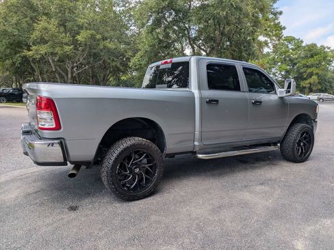 Used 2024 RAM 2500 Tradesman w/ Chrome Appearance Group AWD/4WD image 5