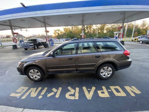 Used 2009 Subaru Outback 2.5i image 8