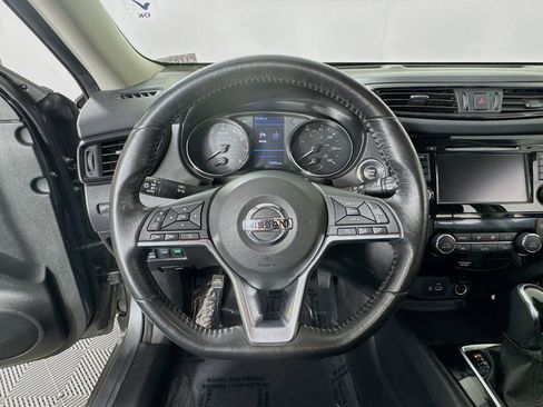 Used 2019 Nissan Rogue SV image 13