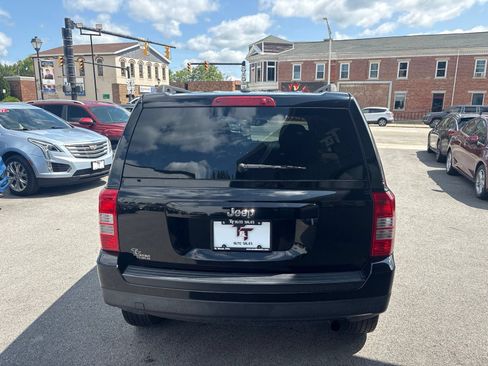 Used 2017 Jeep Patriot Sport w/ Power Value Group FWD image 4