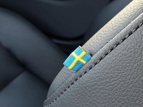 Used 2025 Volvo S60 B5 Core image 30