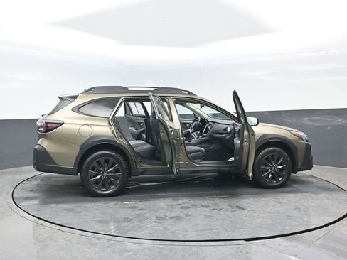 Used 2025 Subaru Outback Onyx Edition AWD/4WD image 26