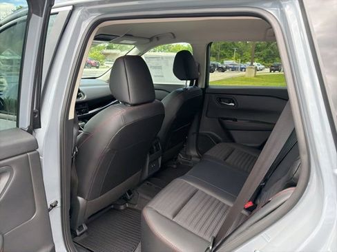 New 2026 Nissan Rogue SV AWD/4WD image 18