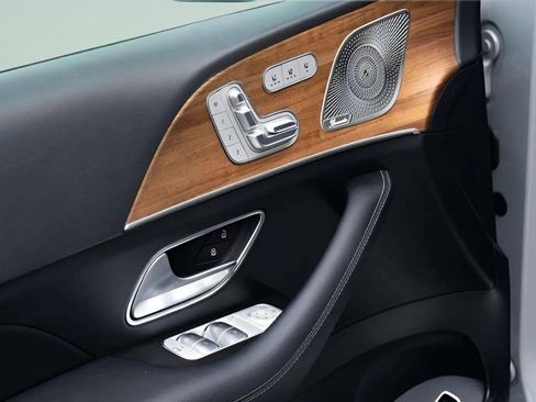 Used 2024 Mercedes-Benz GLE 450 4MATIC w/ Winter Package image 23