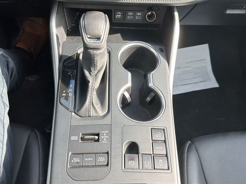 Used 2026 Toyota Highlander XLE AWD/4WD image 17
