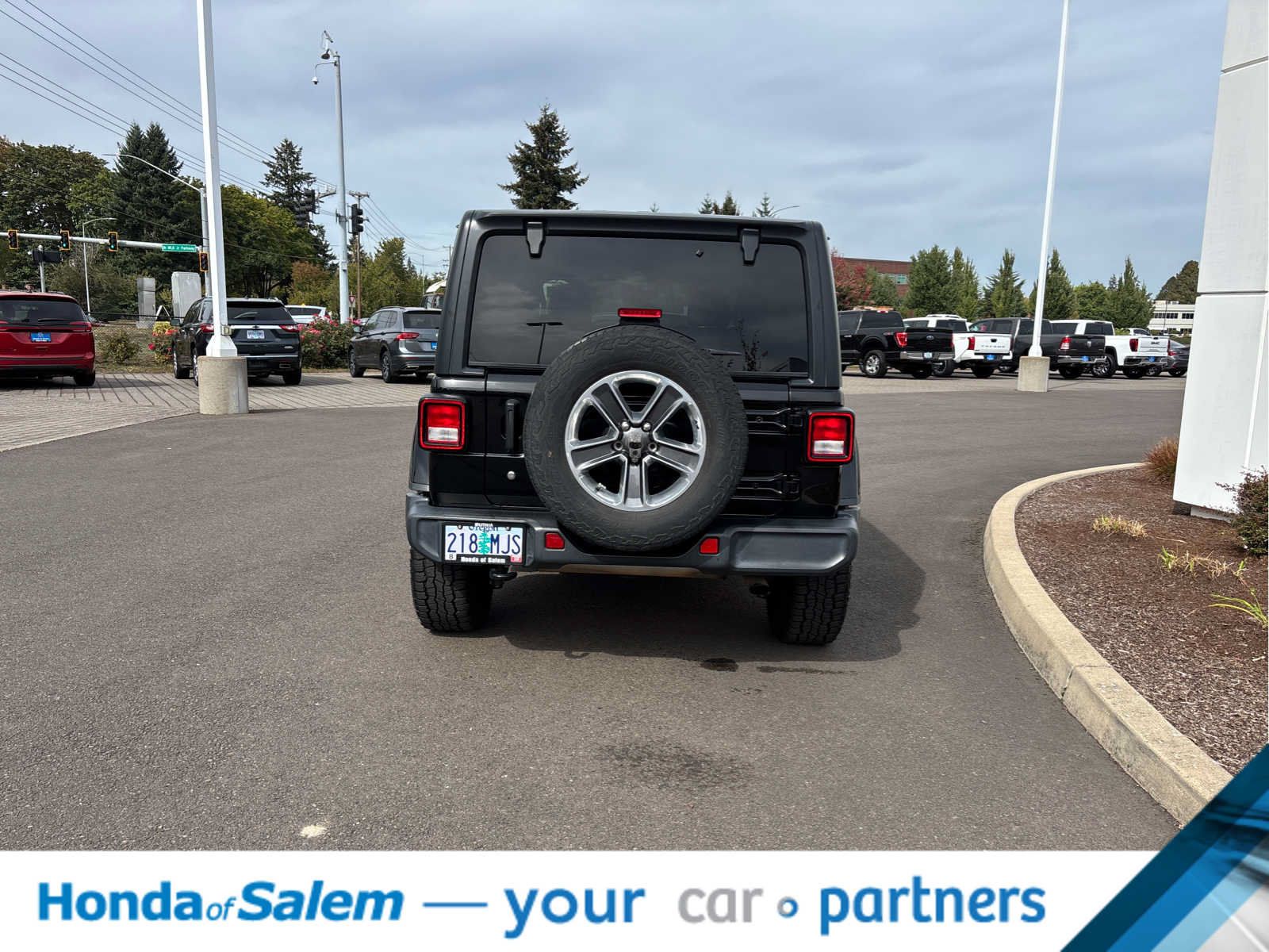 Used 2020 Jeep Wrangler Unlimited Sahara AWD/4WD image 5