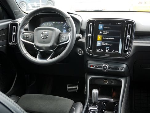 Used 2021 Volvo XC40 T5 R-Design w/ Advanced Package AWD/4WD image 29