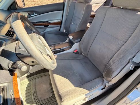 Used 2011 Honda Accord EX image 18