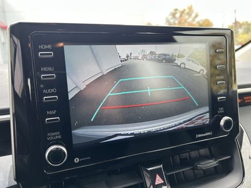 Used 2021 Toyota Corolla LE image 17