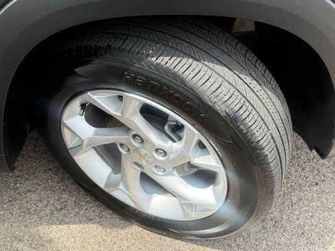 Used 2025 Chevrolet Trax LS w/ LS Convenience Package FWD image 15