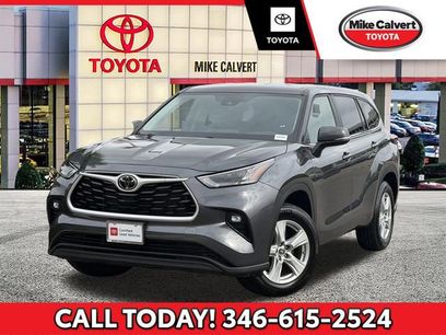 Certified 2025 Toyota Highlander LE