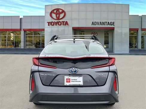 Used 2022 Toyota Prius Prime XLE image 8