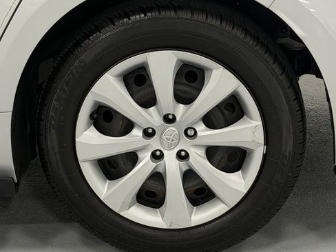 Used 2020 Toyota Corolla LE image 6