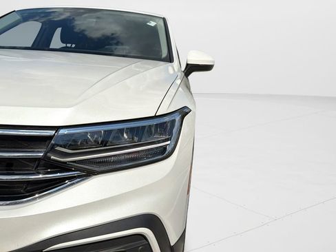 Certified 2023 Volkswagen Tiguan SE w/ Panoramic Sunroof Package FWD image 35