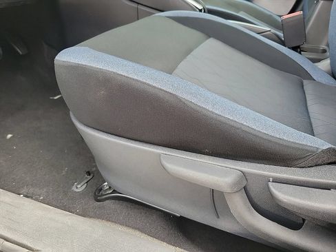 Used 2025 Nissan Versa SV FWD image 12