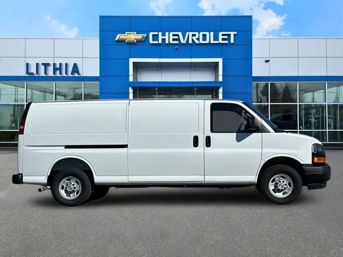 Used 2025 Chevrolet Express 2500 Extended w/ Driver Convenience Package RWD image 8