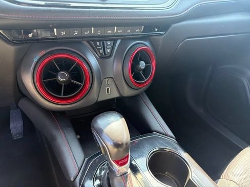 Used 2019 Chevrolet Blazer RS w/ Sun and Wheels Package AWD/4WD image 18