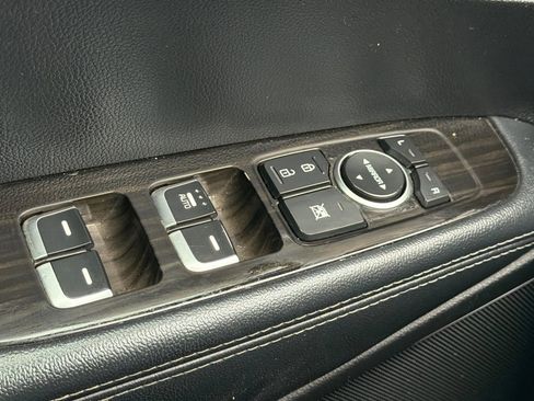 Used 2019 Kia Sorento L image 13