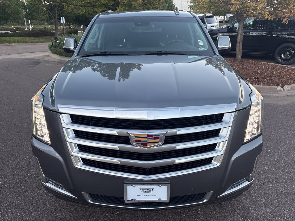 Used 2019 Cadillac Escalade Luxury AWD/4WD image 8