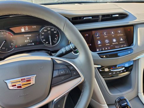 Certified 2024 Cadillac XT5 Premium Luxury AWD/4WD image 28