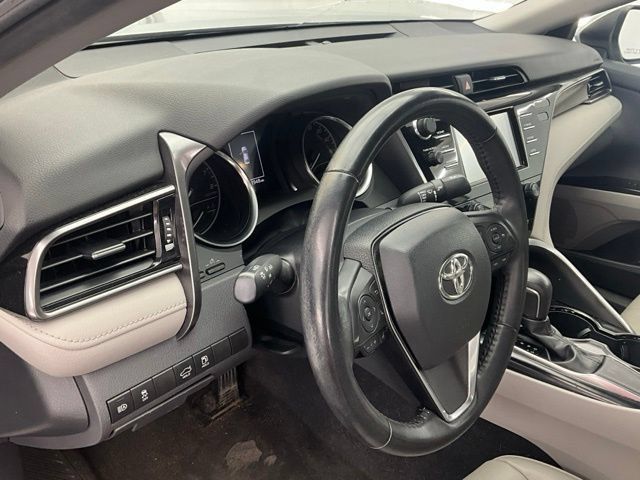 Used 2019 Toyota Camry SE FWD image 14