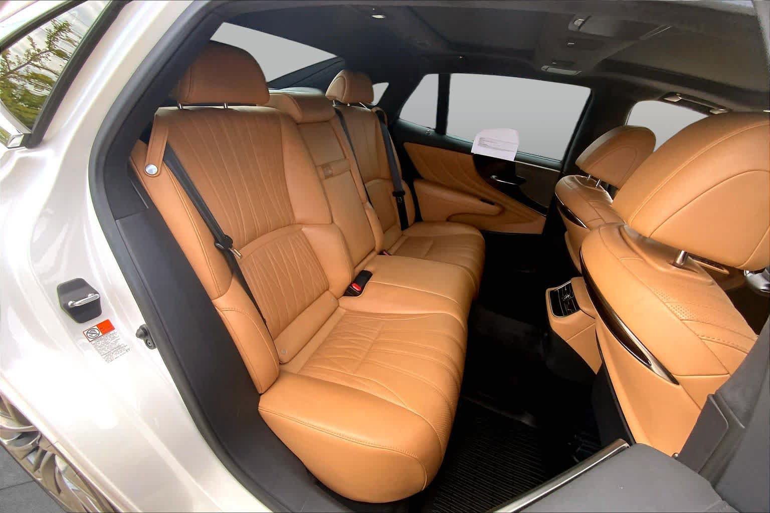 Used 2022 Lexus LS 500 w/ Interior Upgrade Package RWD image 19