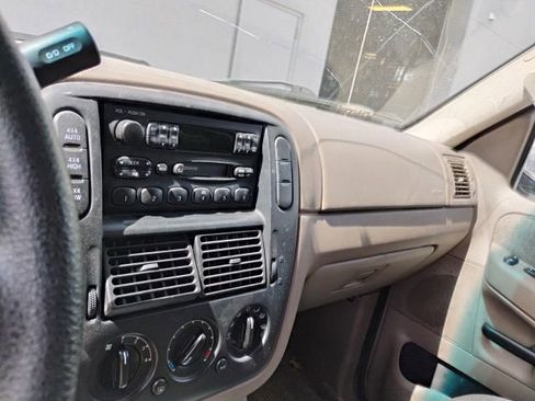 Used 2002 Ford Explorer XLS AWD/4WD image 13