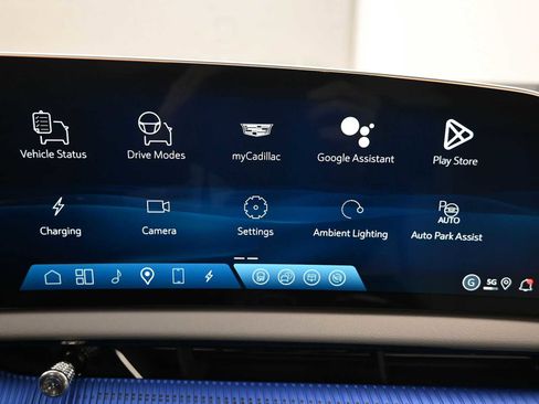 New 2026 Cadillac Optiq Luxury 1 image 12