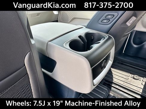 Certified 2026 Kia Carnival EX image 24