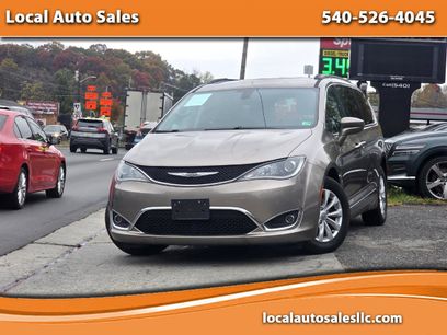 Used 2017 Chrysler Pacifica Touring-L
