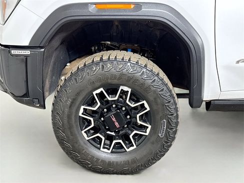 Certified 2024 GMC Sierra 2500 AT4X image 31