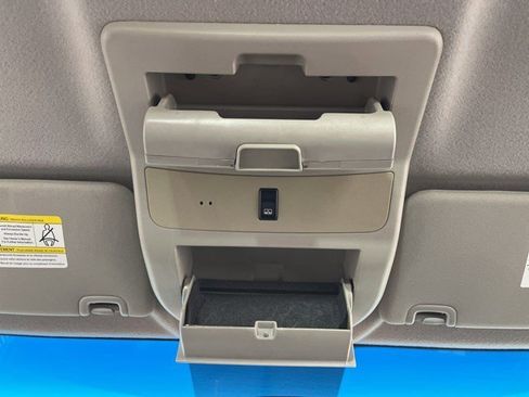 Used 2015 Nissan Titan SV w/ SV Value Truck Package image 31