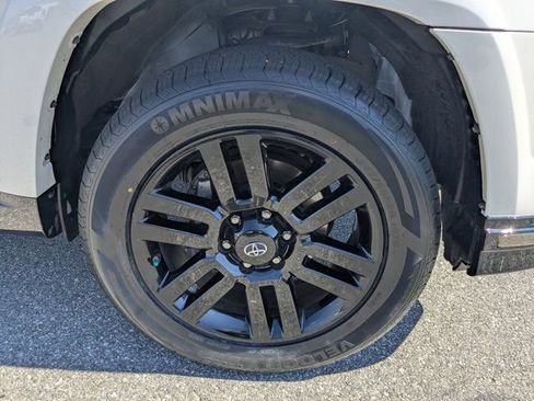 Used 2019 Toyota 4Runner Limited image 11