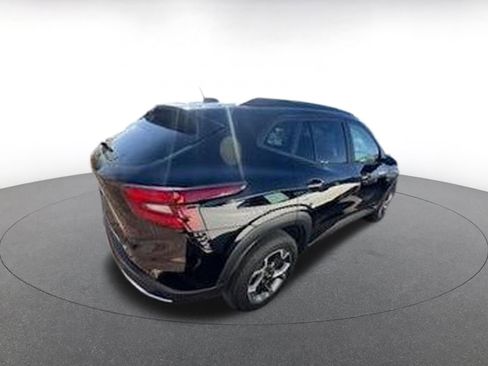 Used 2025 Chevrolet Trax LT image 8