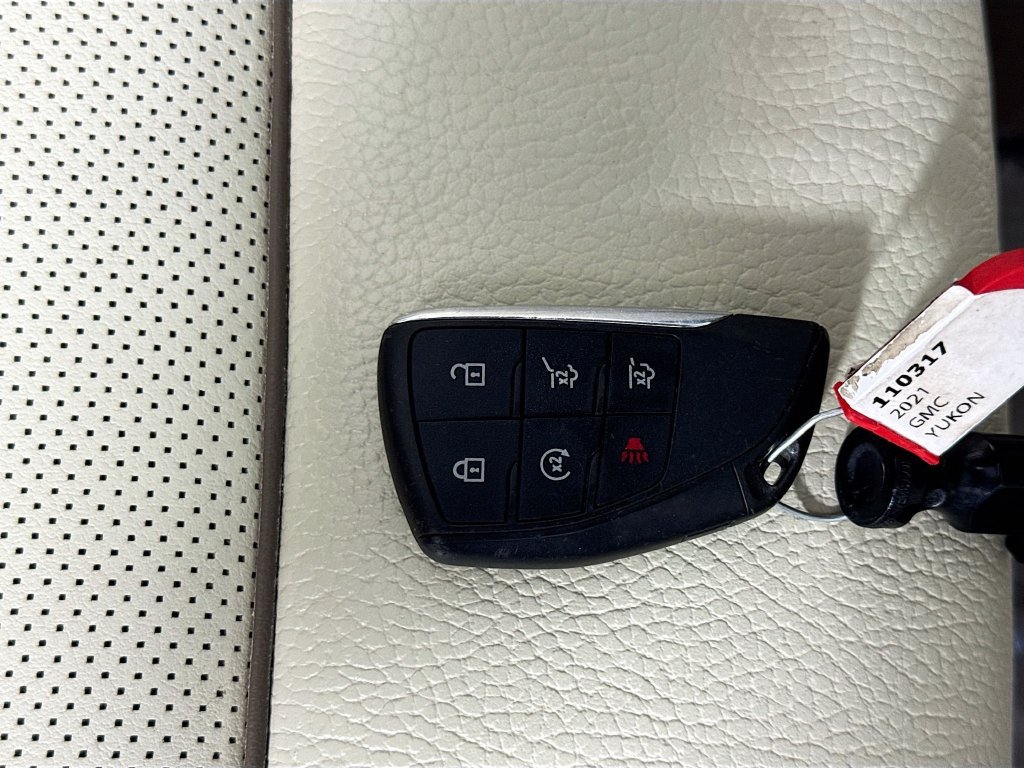 Used 2021 GMC Yukon Denali w/ Denali Premium Package RWD image 43