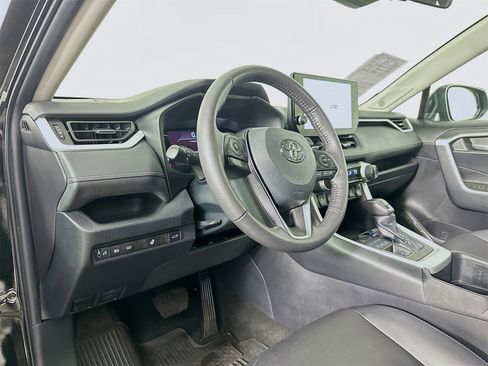 Certified 2023 Toyota RAV4 XLE Premium image 9