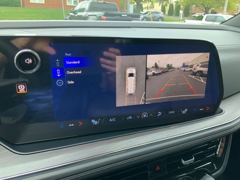 New 2026 Chevrolet Suburban LT AWD/4WD image 23
