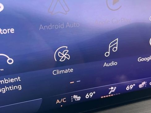 Used 2024 Buick Envision Preferred image 41