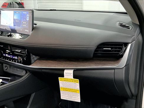 New 2025 Nissan Rogue Platinum w/ Tech Package AWD/4WD image 69