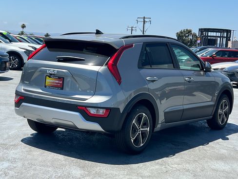 New 2026 Kia Niro EX FWD image 7
