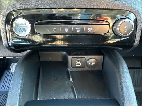 Used 2025 Ford Escape Platinum image 33