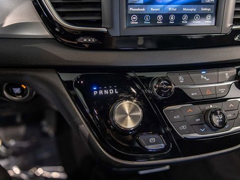 Used 2019 Chrysler Pacifica Touring Plus w/ S Appearance Package FWD image 29